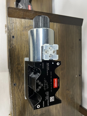 Package Size 5.00cm * 6.00cm * 7.00cm Cast Iron Solenoid Valve Dg4V-3-6bl-M-U-H7-69-En124