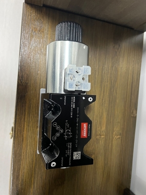 Hydraulic Pump Dg4V-3-6c-M-H-H7-60-En210 Solenoid Valve for 6045319-001 Model Code