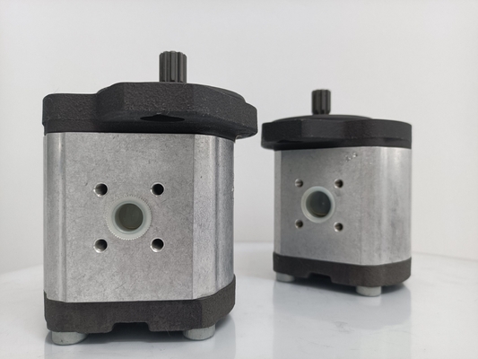 Pharmaceutical Production Excavator Spare Part Hydraulic Charging Pilot Gear Pump PC40-7
