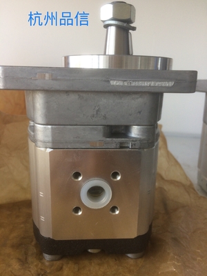 0511645601 Hydraulic Gear Pump 35kg Lightweight Design for Easy Installation