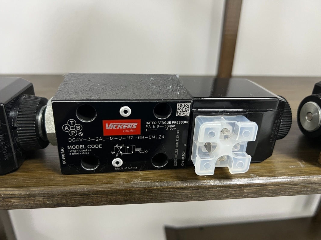 Industrial Usage Solenoid Valve Dg4V-3-2al-M-U-H7-69-En124 Hydraulic Spare Parts